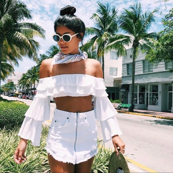 LF Tops - NWT LF Dress Decode White Ruffle Crop Top